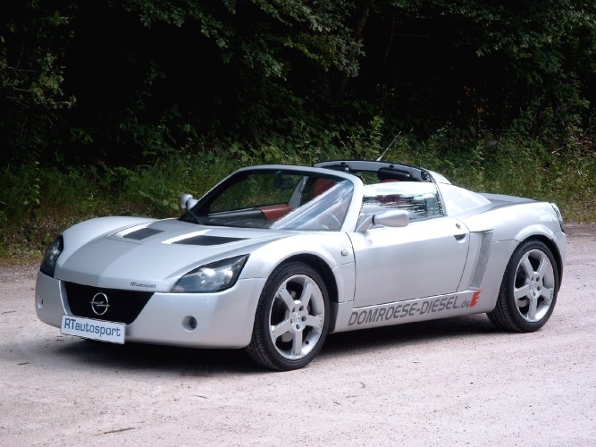 opel speedster. Photo from:Opel Speedster 2.2